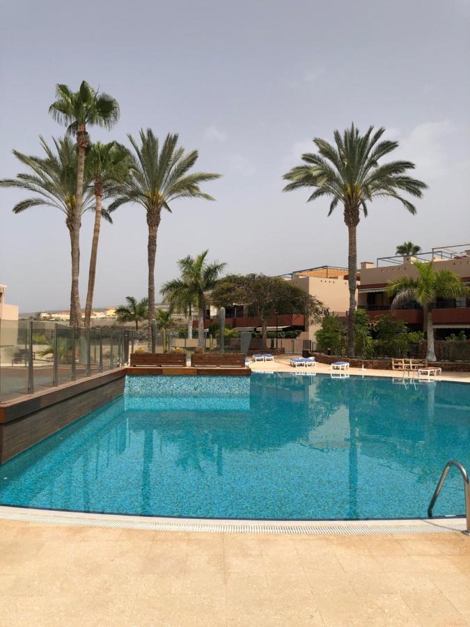 2 Bedroom With Parking, Wifi, Views & Heated Pool Плая Параизо Екстериор снимка